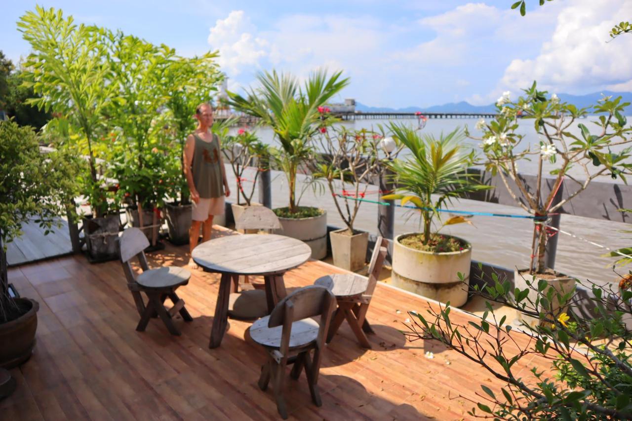 Ban Sulada Guest House Laem Ngop Zewnętrze zdjęcie