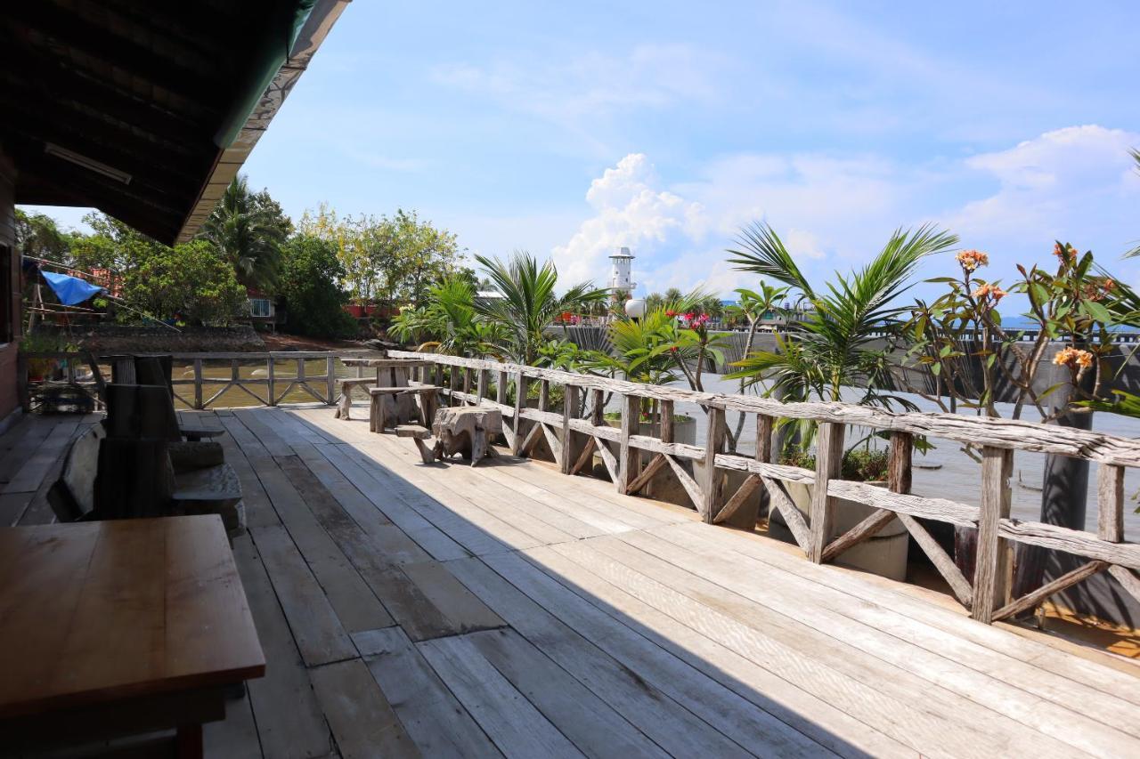 Ban Sulada Guest House Laem Ngop Zewnętrze zdjęcie